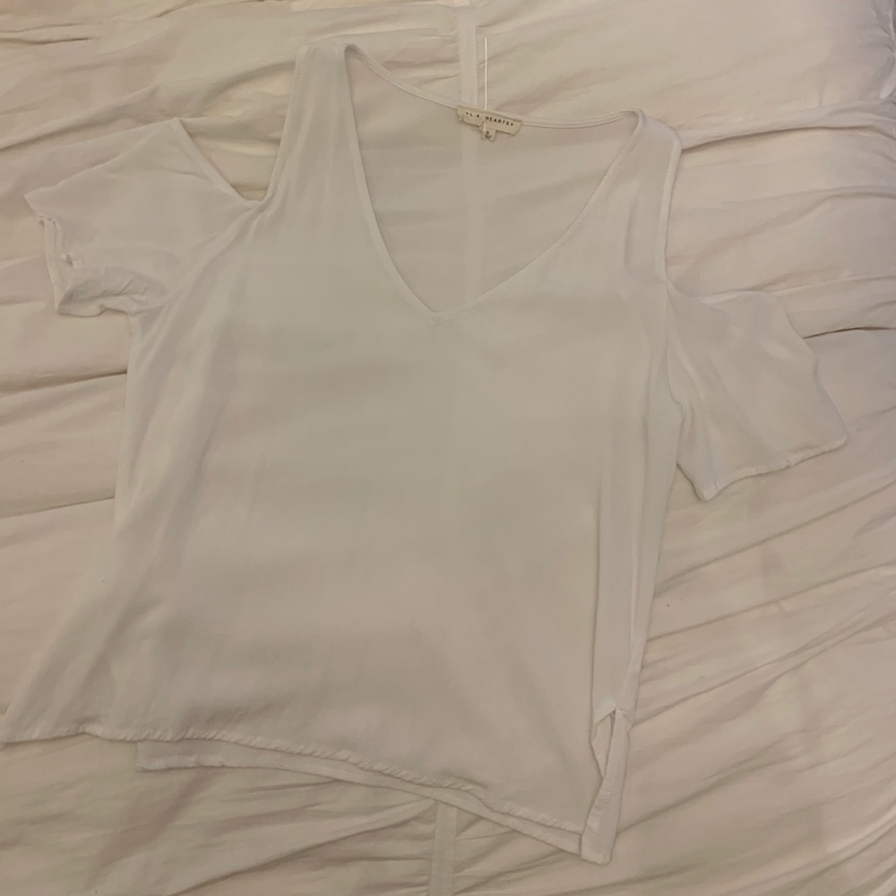 Pacsun cold shoulder Vneck white tee
